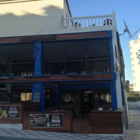 Carihuela Con Terraza Sun&beach アパート